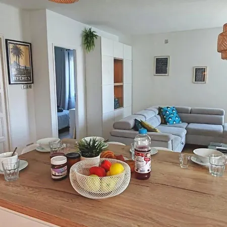 شقة Chez Clement - De - Climatise Avec Terrasse Pour 6 *